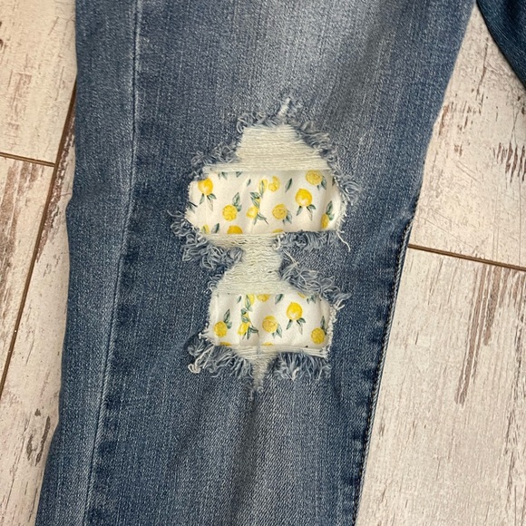 Judy Blue jeans - Picture 2 of 2